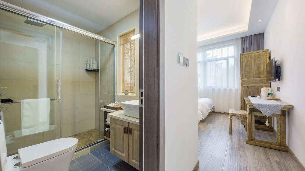 Фото Floral Hotel Red Forest Yuyao