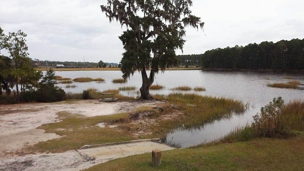 Фото Deep Water Dock and Home on the Ga Coast