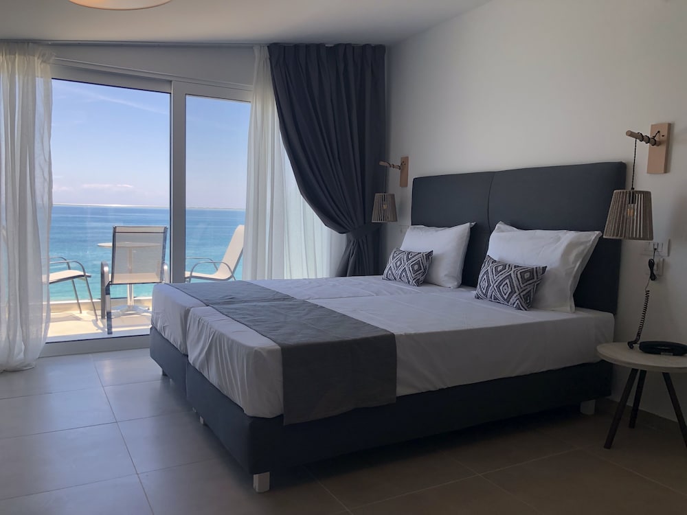 Фото Golden Coast Resort