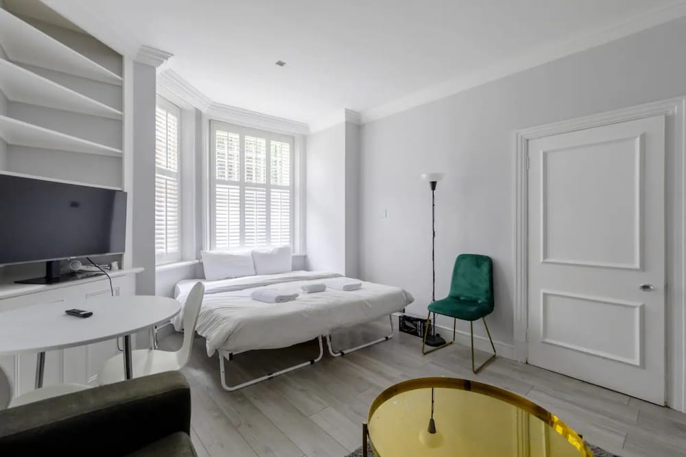 Фото Fantastically Located 1bd Flat, Knightsbridge