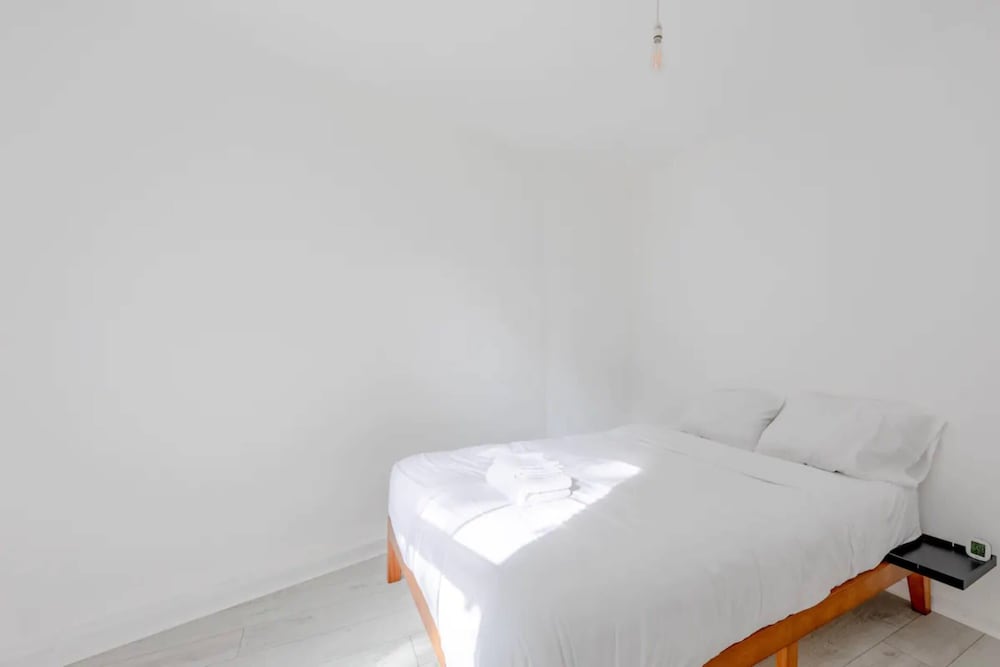 Фото Cosy 2 Bedroom Flat Near Abbey Road