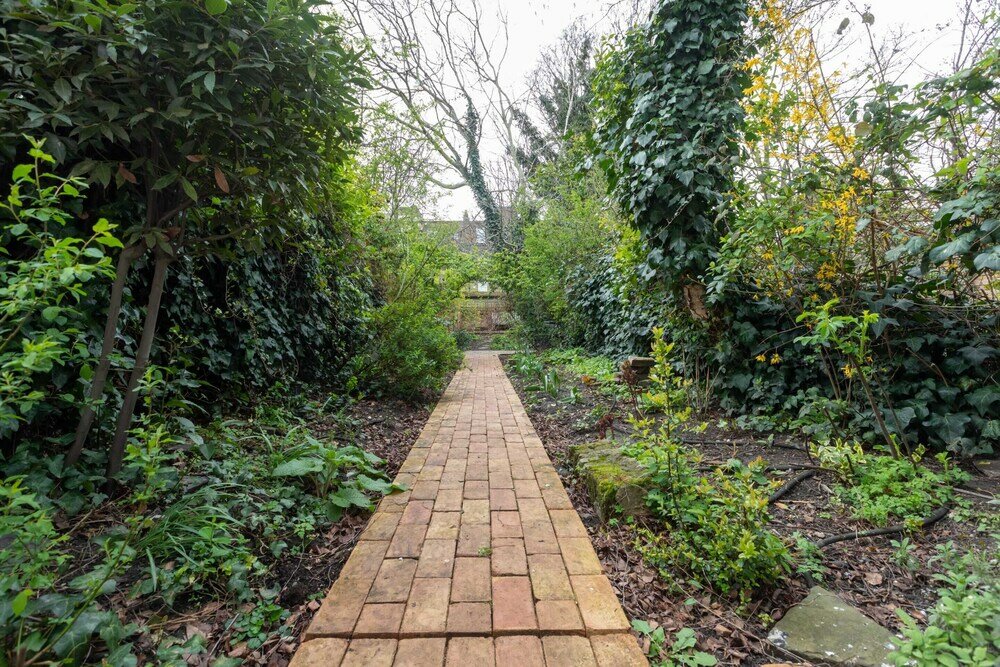 Фото Charming 2bd Georgian Town House - Camden Town