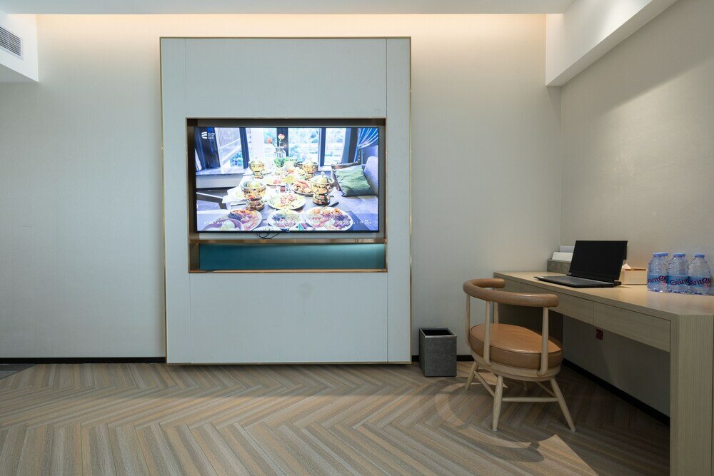 Фото Gz Baiyun Airport MeHood Liz Hotel T1