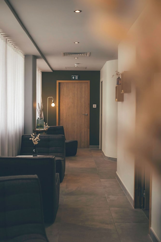 Фото Hôtel Campanile Montpellier Centre St Roch