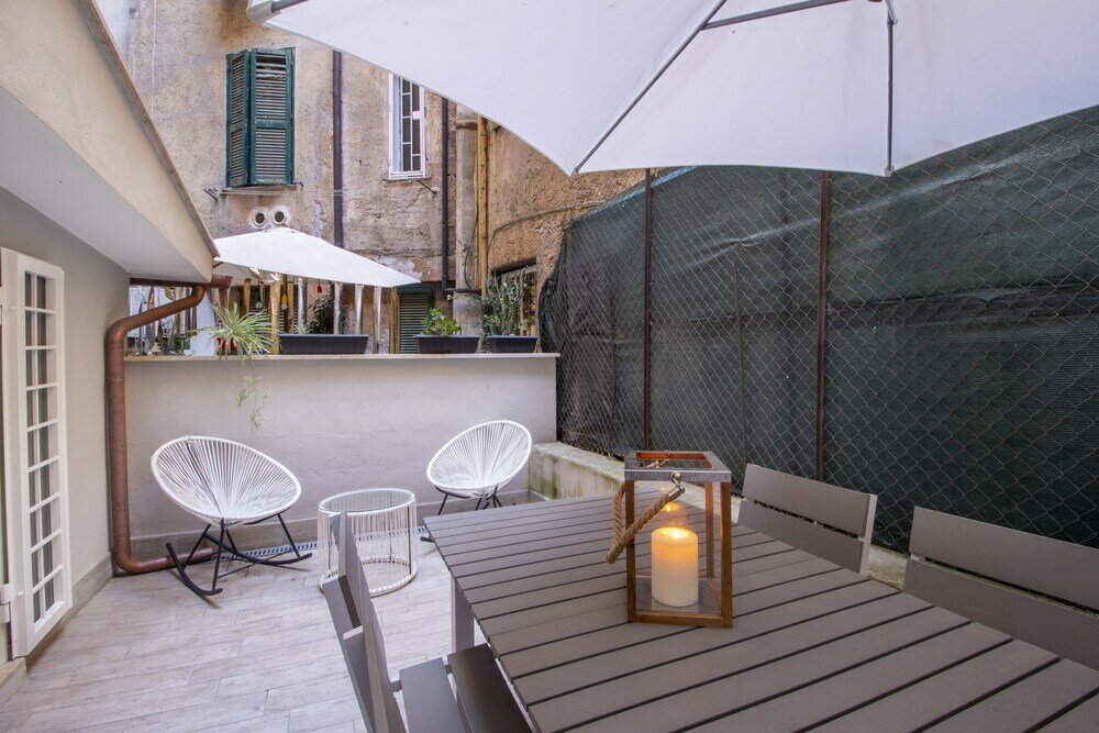 Фото Piazza Vittorio Emanuele Netflix Studio