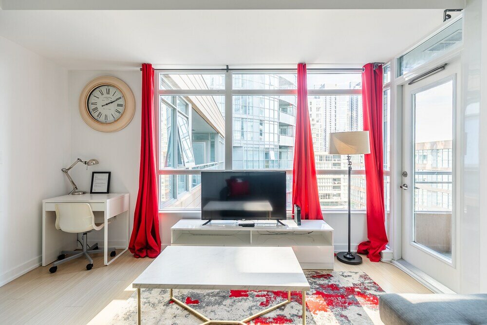 Фото SkyTree - Condos in Heart of Downtown