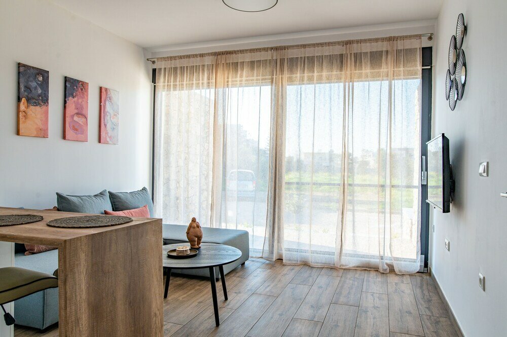 Фото Pebble Garden Aloe - Pampas Grass