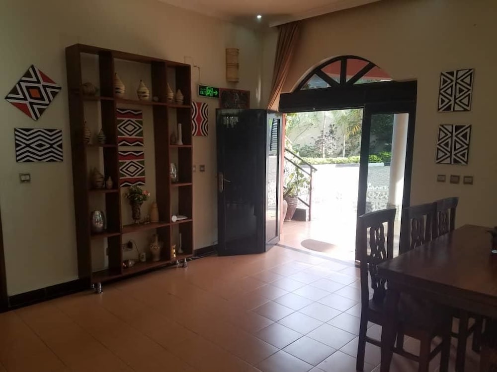 Фото Kingsmen Suites