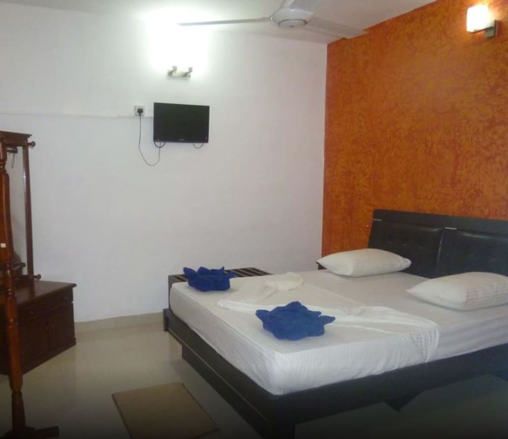 Фото Grand Crown Hotel