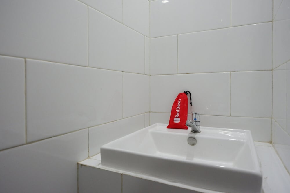 Фото RedDoorz Syariah @ Jalan Sultan Agung Tegal