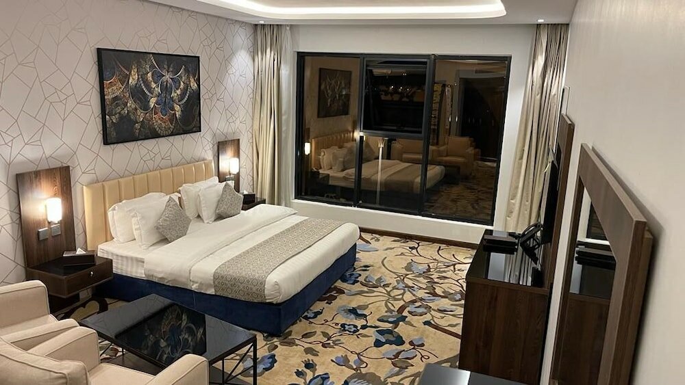 Фото Green Hills Hotel