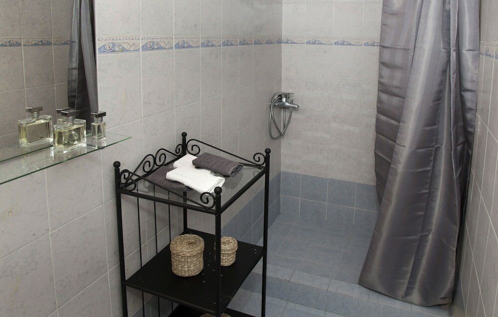 Фото Athens Gem near Archaeological Museum by Ghh