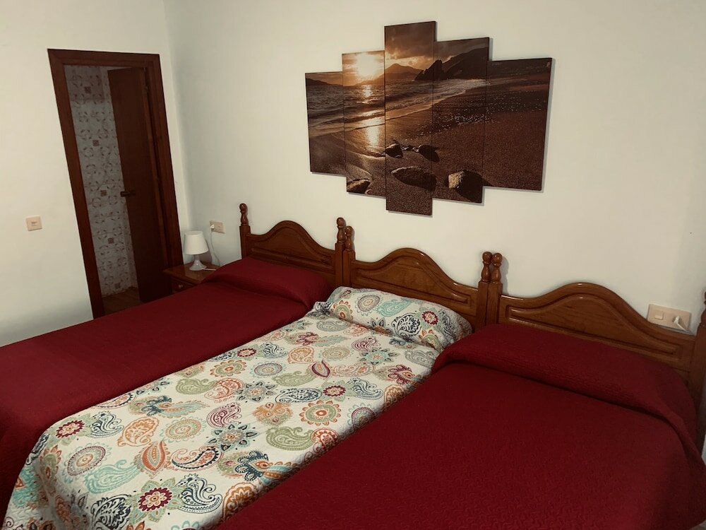 Фото Hostal Mediterráneo