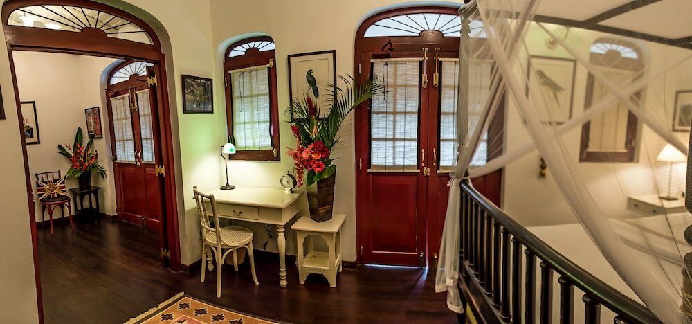 Фото Royal Bar & Hotel