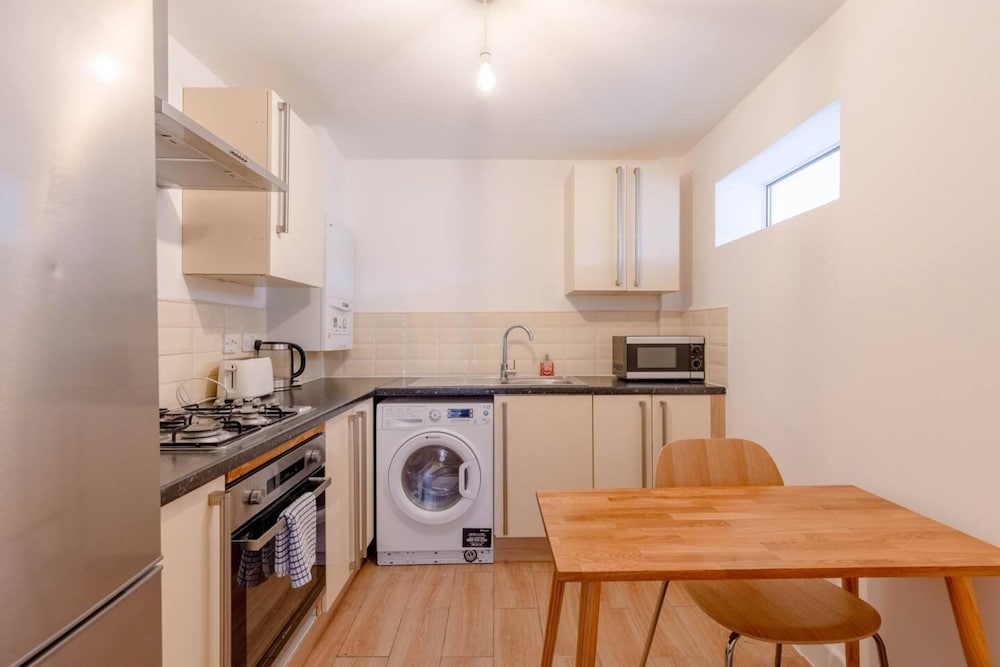 Фото Modern 2bd Flat - 5 min to London City Airport