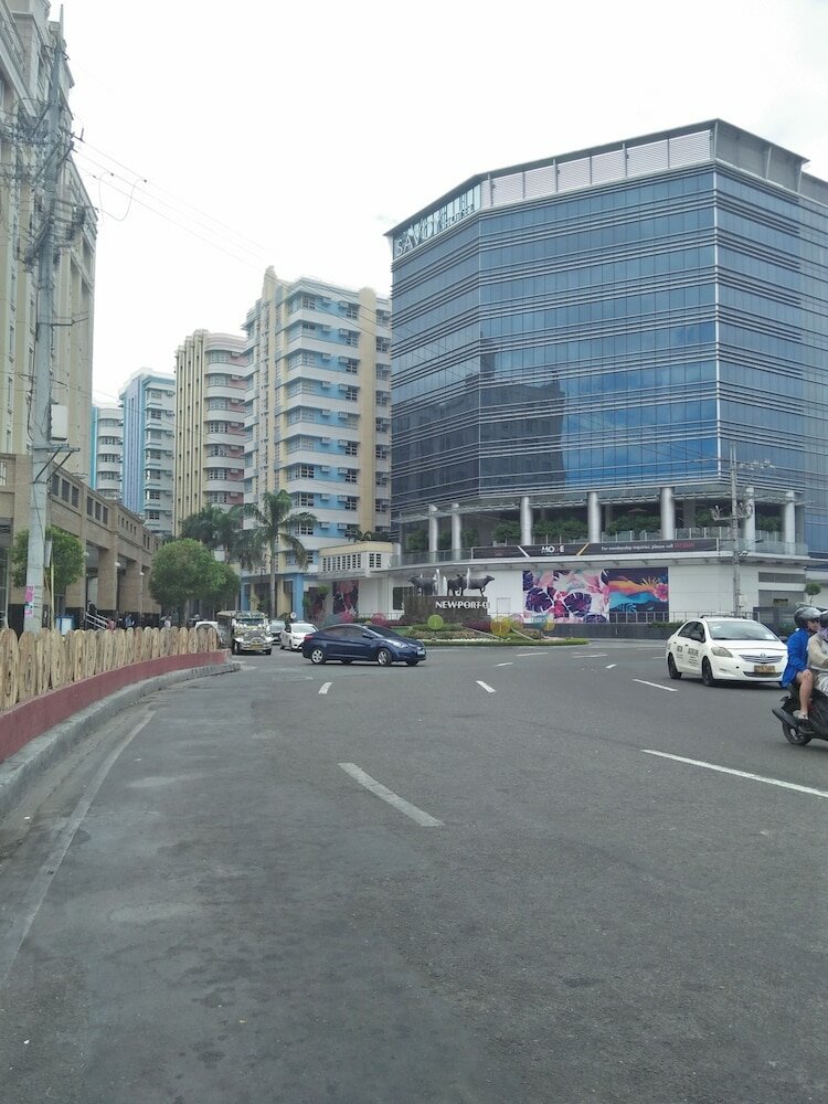 Фото Henry's Newport