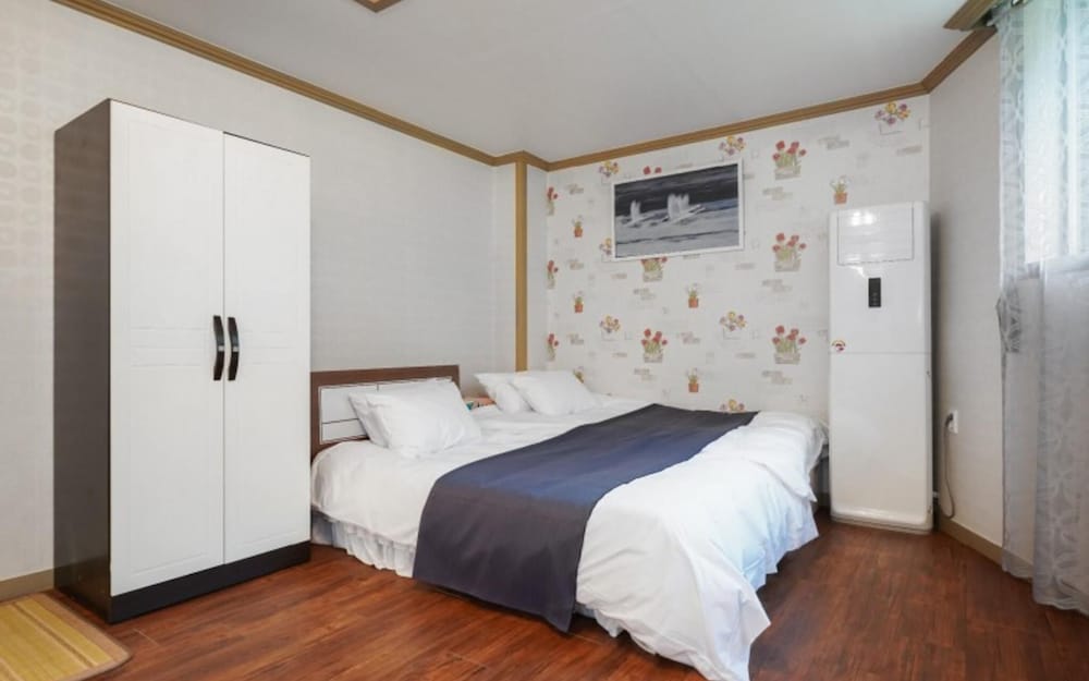 Фото Yeosu Expo Pension Hotel