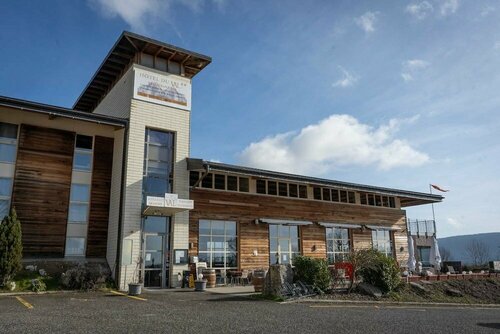 Гостиница Hotel du Val в Кантоне Невшатель