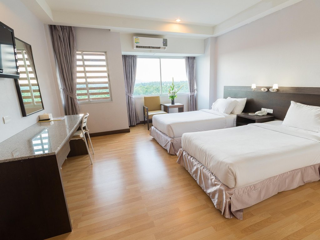 Фото Sinkiat Buri Hotel