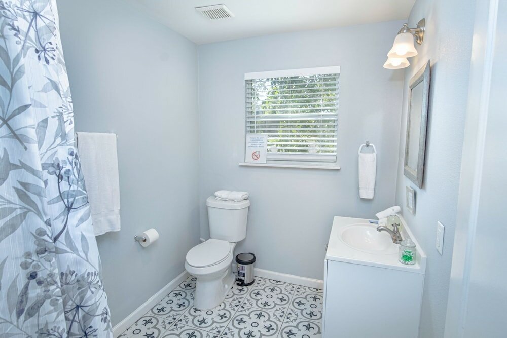 Фото Magnificent Large Home Near Downtown