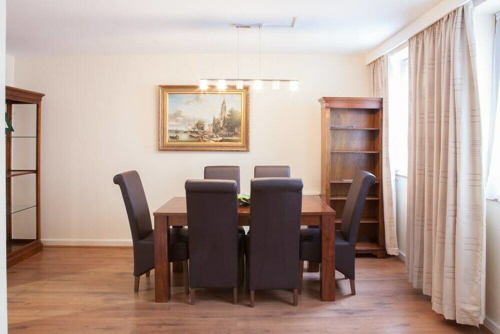 Фото Stylish Apartments next to Buckingham Palace