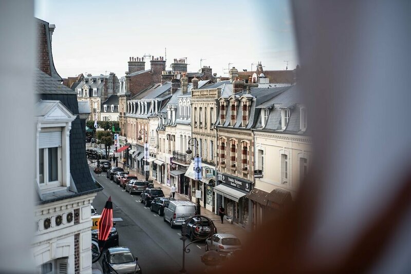 Гостиница You Are Deauville в Довиле