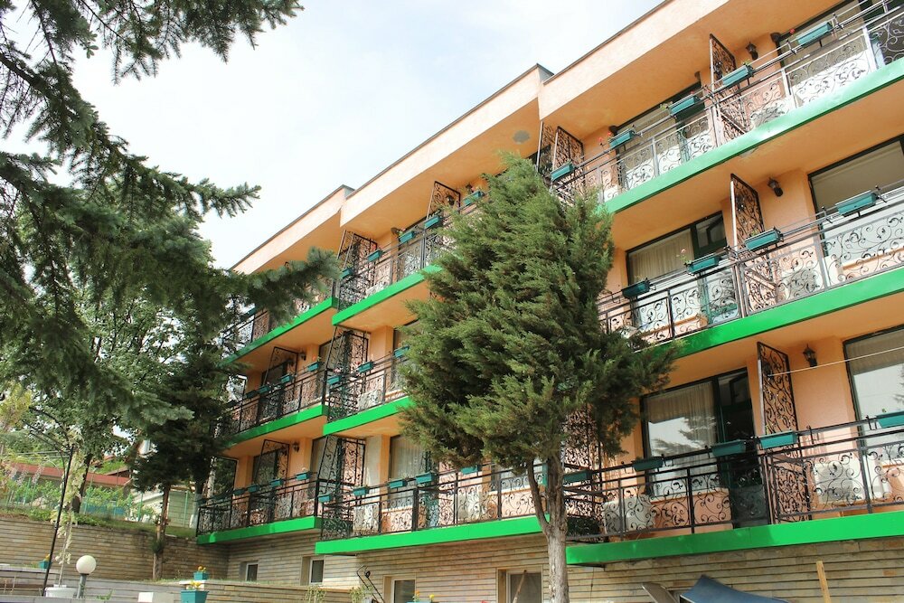 Фото отеля 2