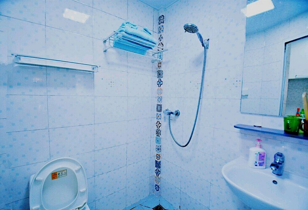 Фото Avatar Young Lion Large Queen Bed & High Rise View