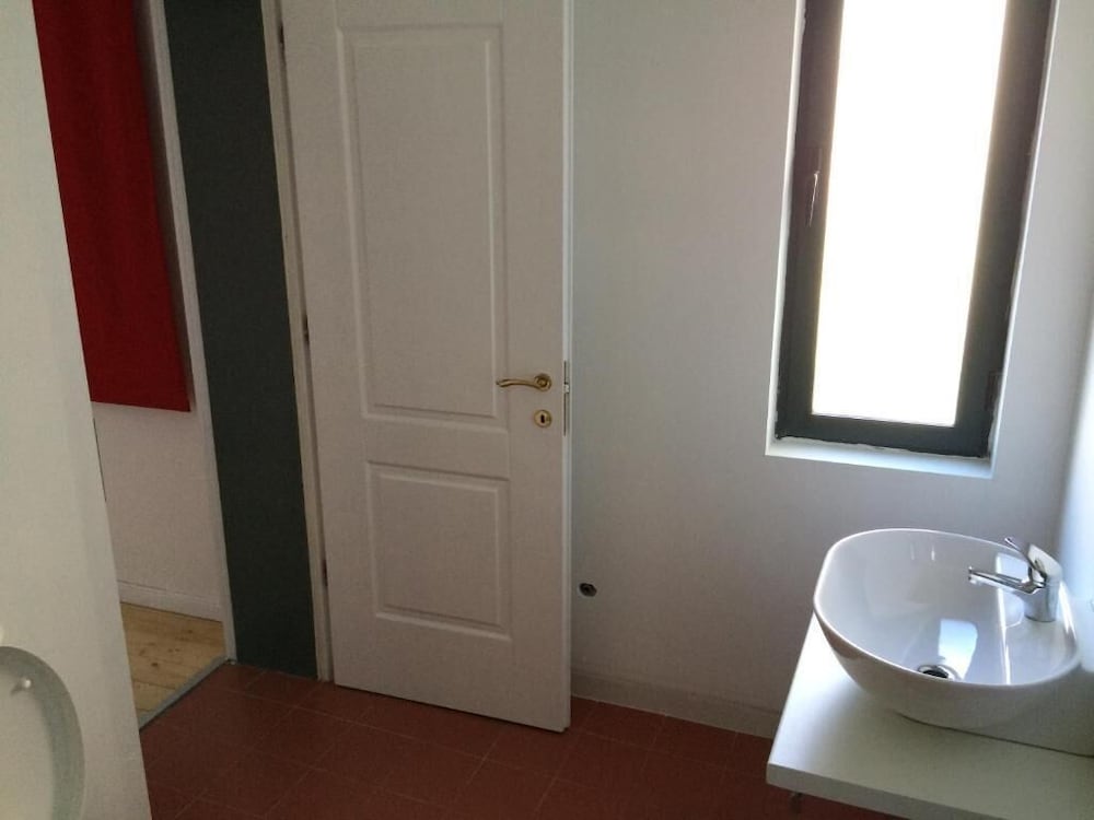 Фото Отель Liqeni Tirana