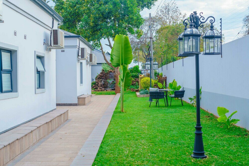 Фото Ezulwini Villa Hotel
