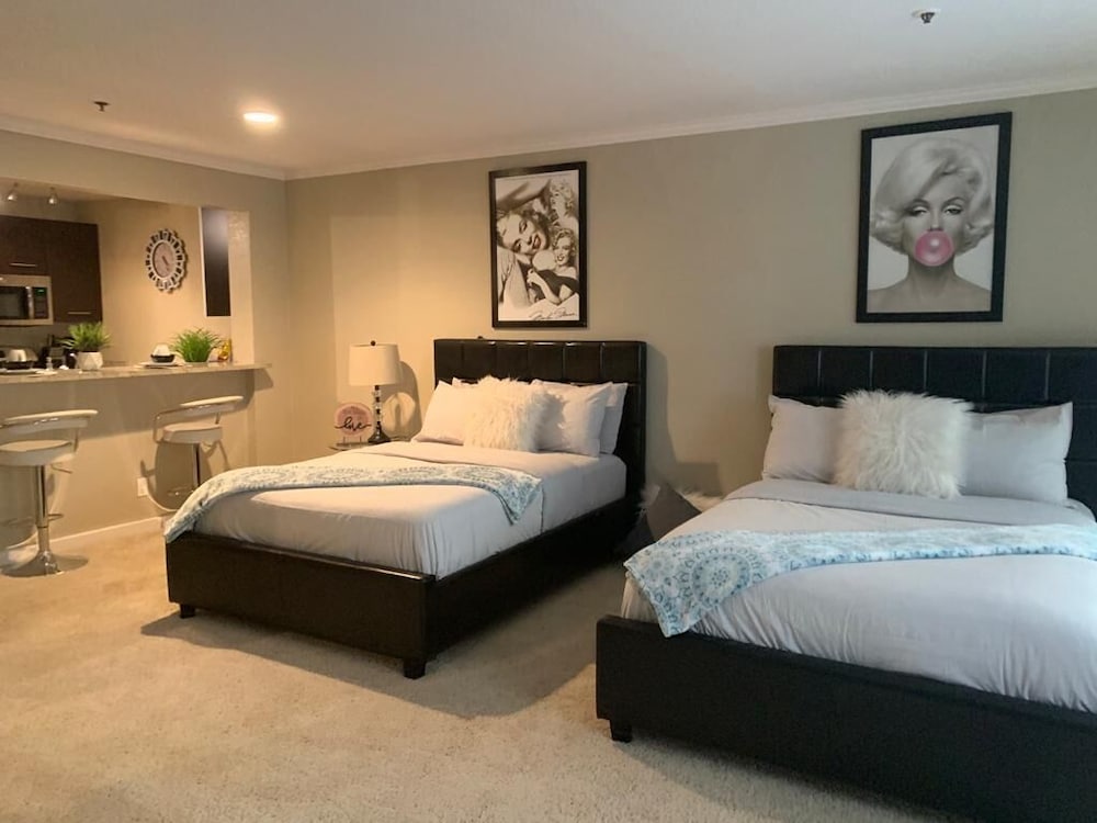 Фото Hollywood Perfect Vacation