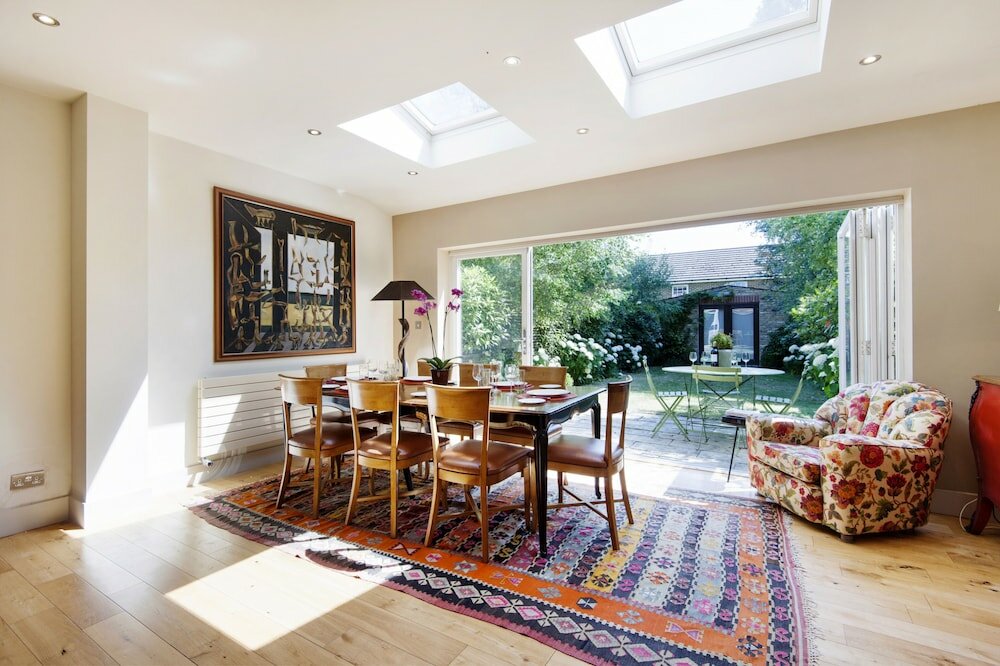 Фото Exquisite East Acton Home Close to Shepherds Bush by Underthedoormat