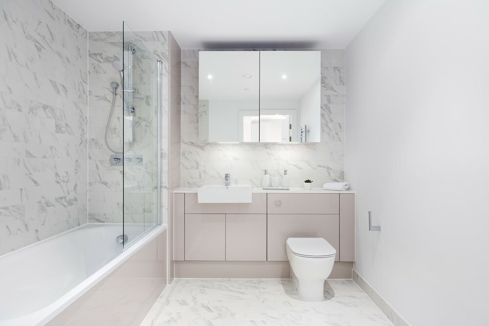 Фото Two Bedroom Serviced Apartment with Balcony in Weymouth Building, Deacon Street