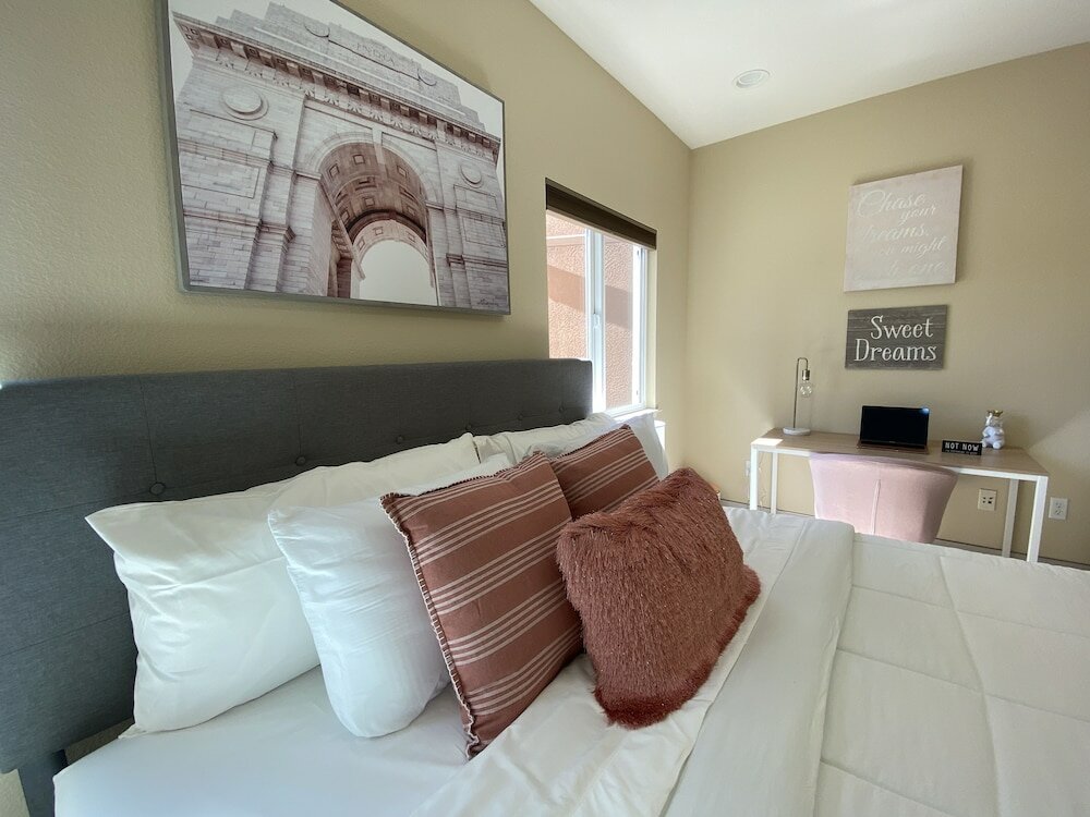 Фото Balmoral Apartments