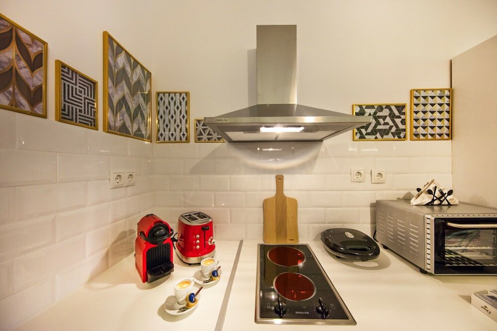 Фото Exquisite apartment in Athens' center by VillaRentalsgr