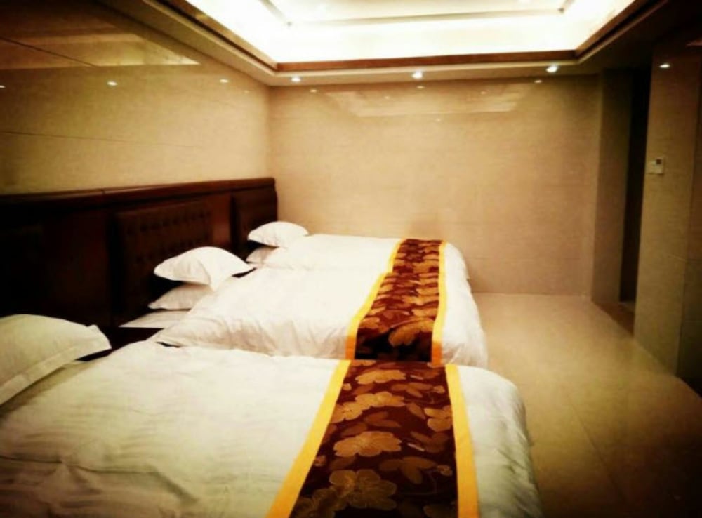 Фото Moon River Lake View Villa