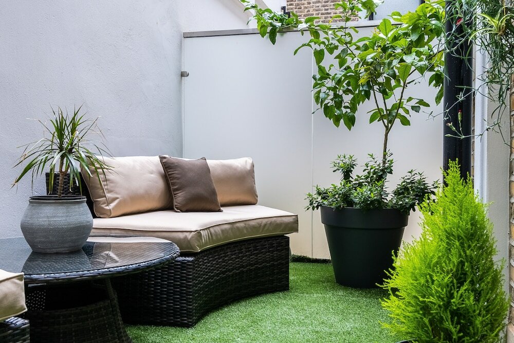 Фото Lak Serviced Apartments