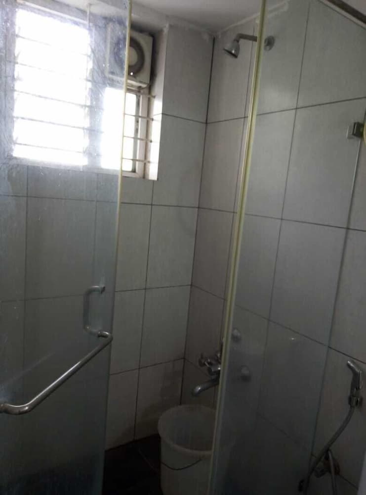 Фото Hotel B Residency