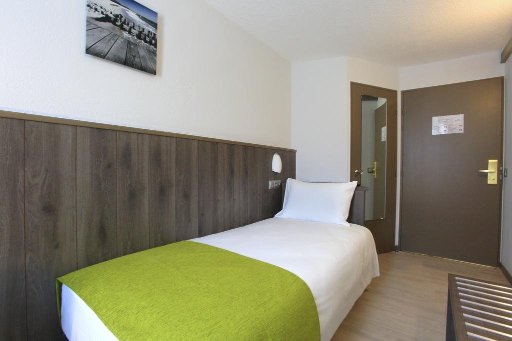 Фото Brit Hotel Calais Hauts de France