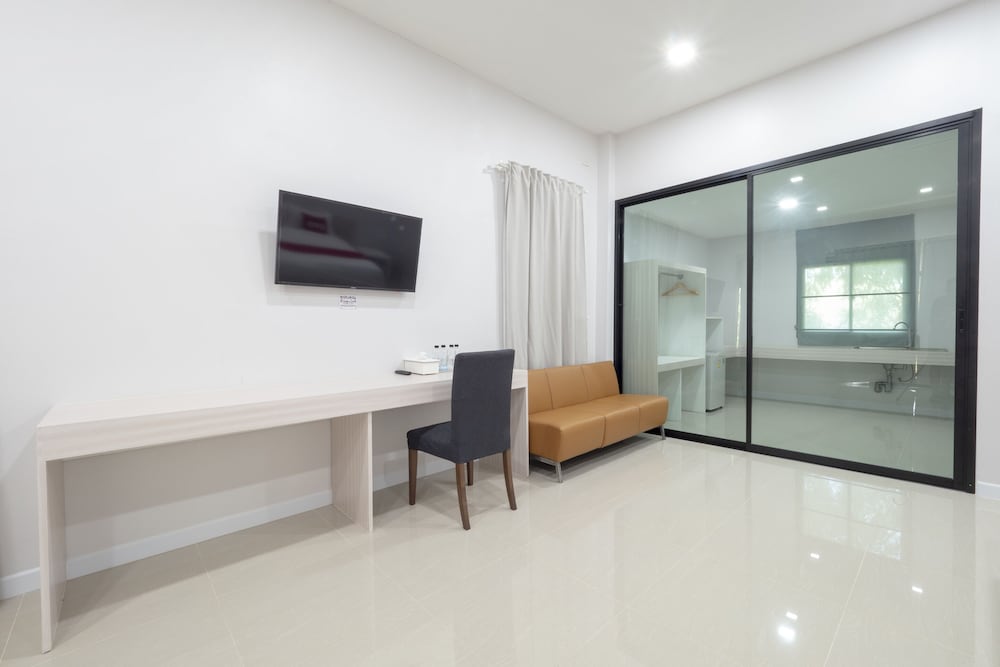 Фото Oyo 75378 Thawapee Resort