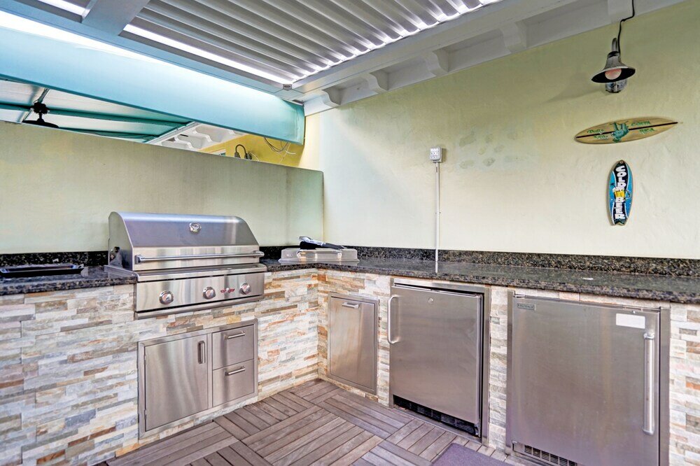 Фото Fabulous 4br home close to beach