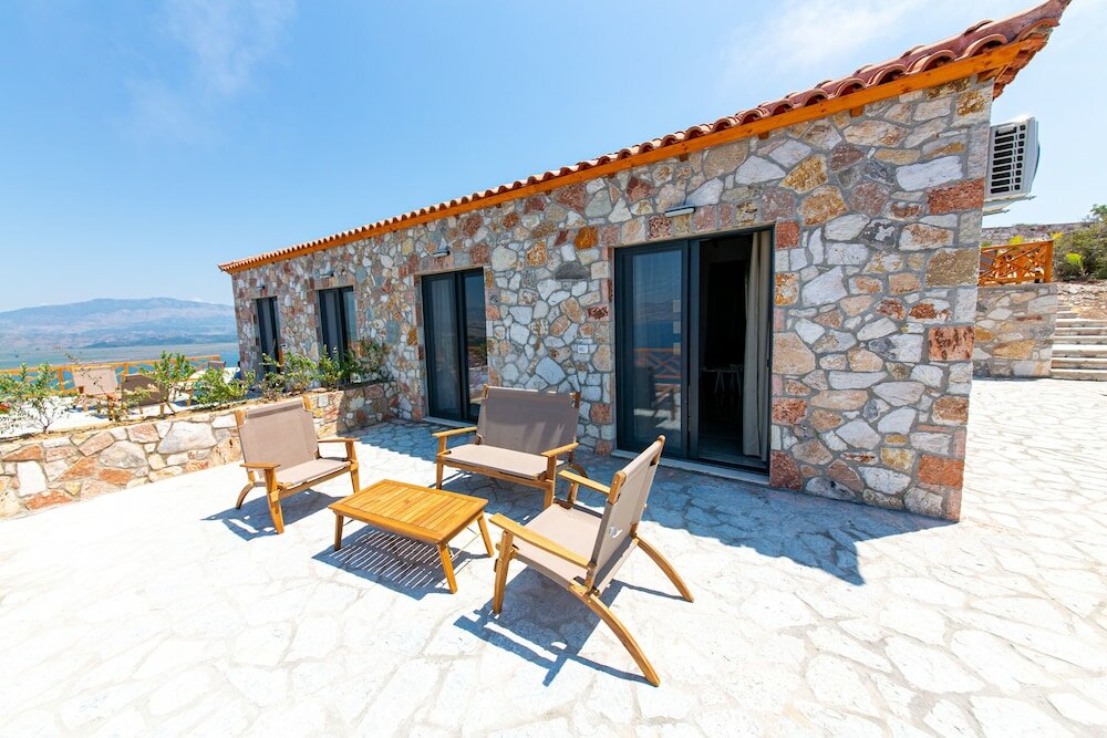 Фото Santa Oliva Suites