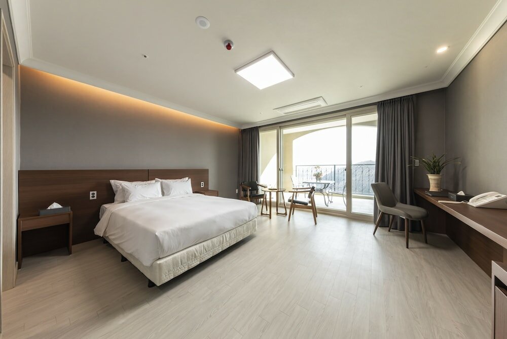 Фото Baekhak Jayuro Resort