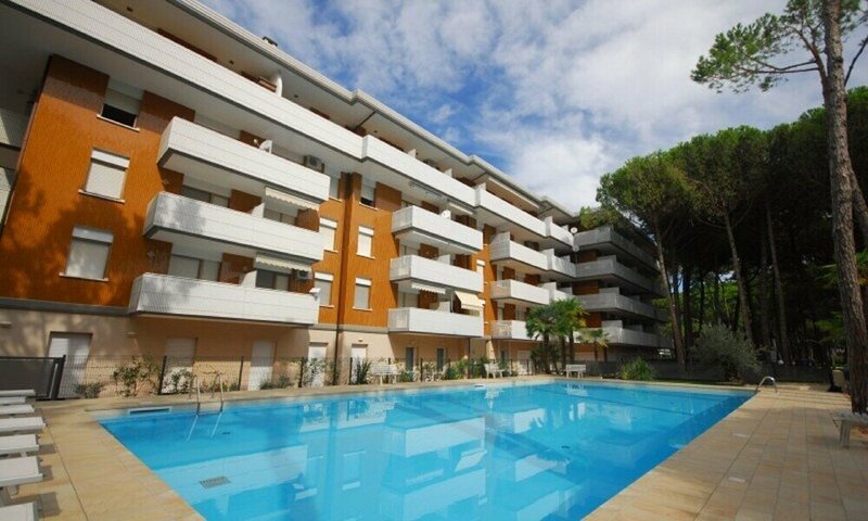 Апартаменты Two-bedroom Apartment in Residence by the Beach With Shared Pool