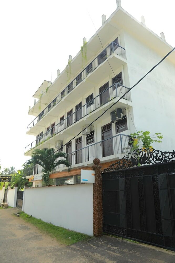 Фото Travellers Hotel Hikkaduwa