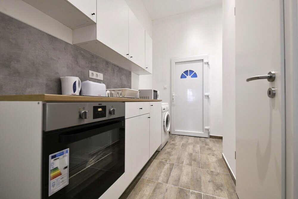 Фото Cosy two bedroom flat in Rottenbiller str, Sky