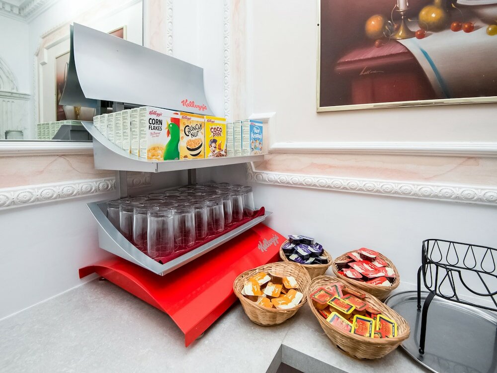 Фото St Georges Hotel Pimlico