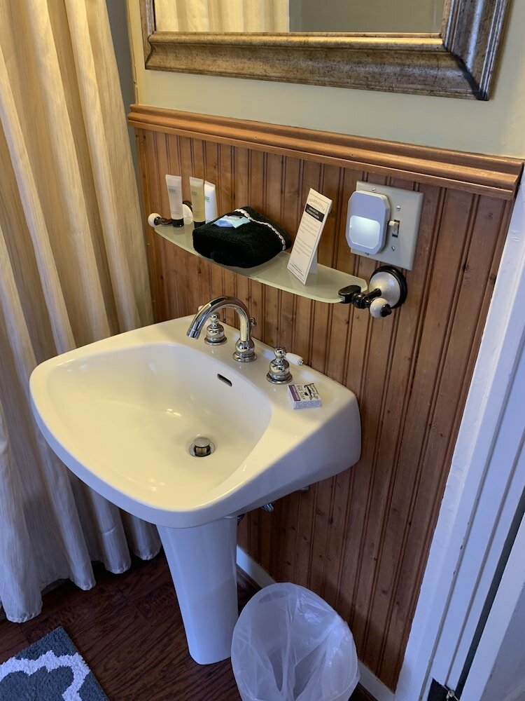 Фото Waybury Inn