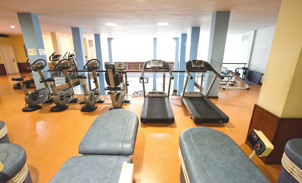 Фото Residencial La Quinta Park Suites