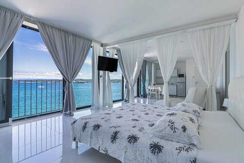 Гостиница Villa Molet - Seafront Suite Tinej в Копере